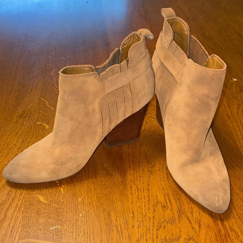 GUESS size 8.5 Tan Ankle Boots for Women